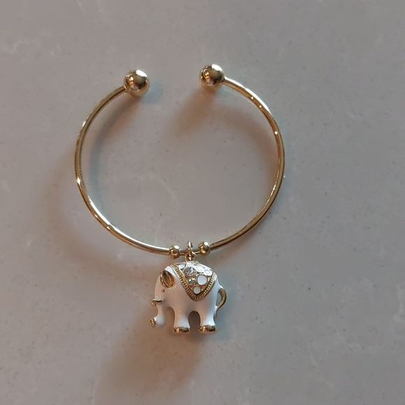 18K Gold Plated Elephant Charm Bangle - Picture 1 of 3
